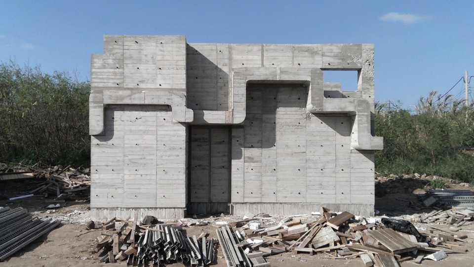 SCC混凝土試體拆模〈攝影：翁廷楷，陳重甫〉  澎湖緣民宿ENISHI RESORT VILLA／前田紀貞+辻真悟+翁廷楷+陳冠帆