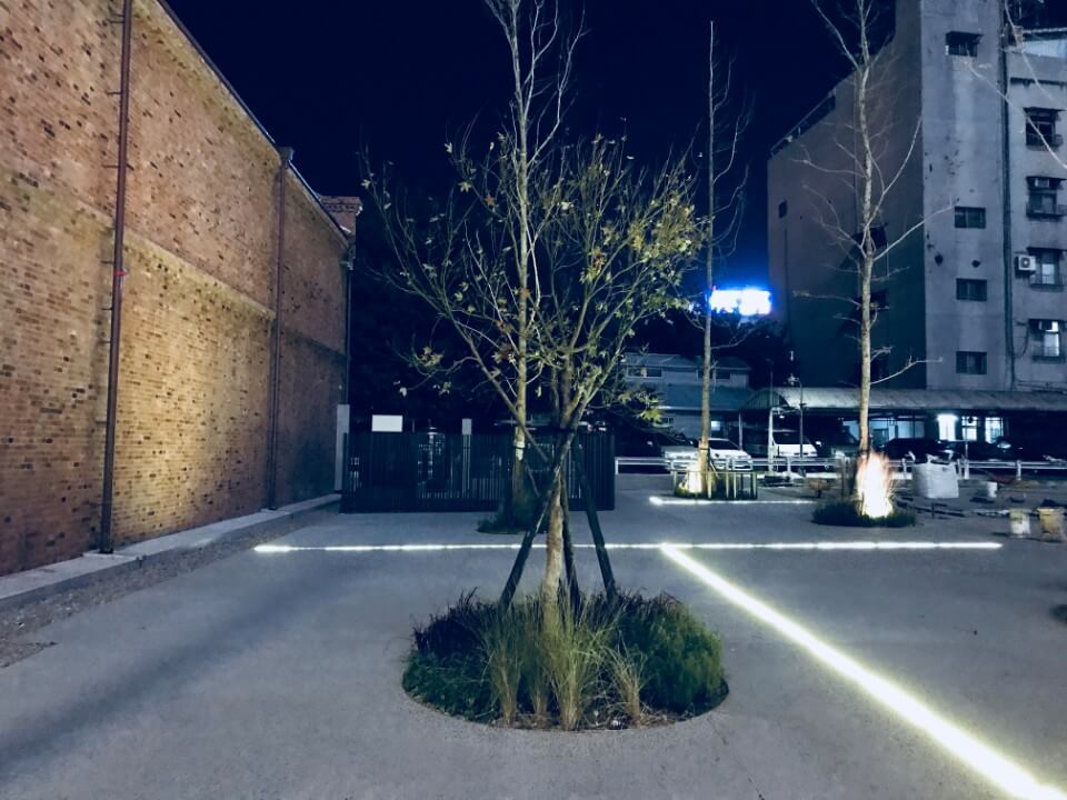 利用兩種不同的色溫，表達出日治時期與民國時期的時代穿梭與融合 台北市西區門戶計畫，三井倉庫歷史建築景觀設計／吳書原 太研規劃設計