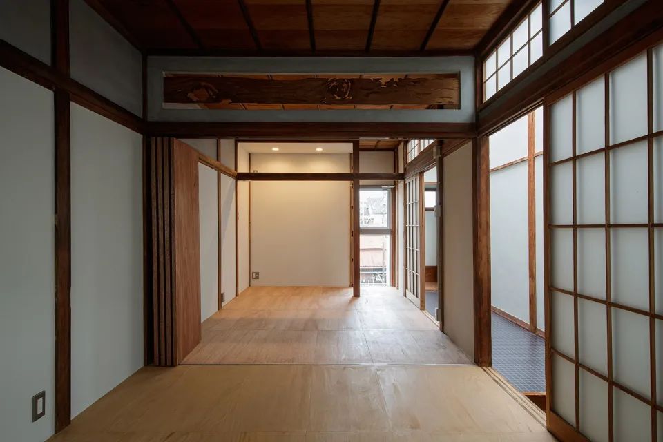 二樓空間 Tokyo House 東京木構造一戶建私人住宅目黒本町の家／ROOVICE