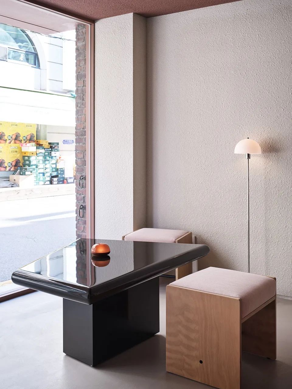 首爾冰淇淋兼咖啡店PINOCCHIO Gelato and Coffee Shop/WARP AND WOOF