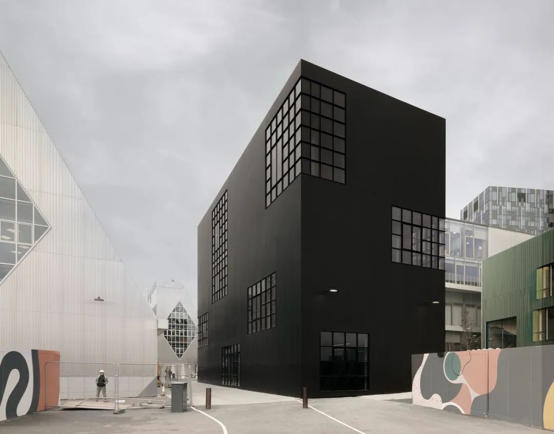 倫敦設計街區藝術家工作室 / BAROZZI VEIGA © Simon Menges