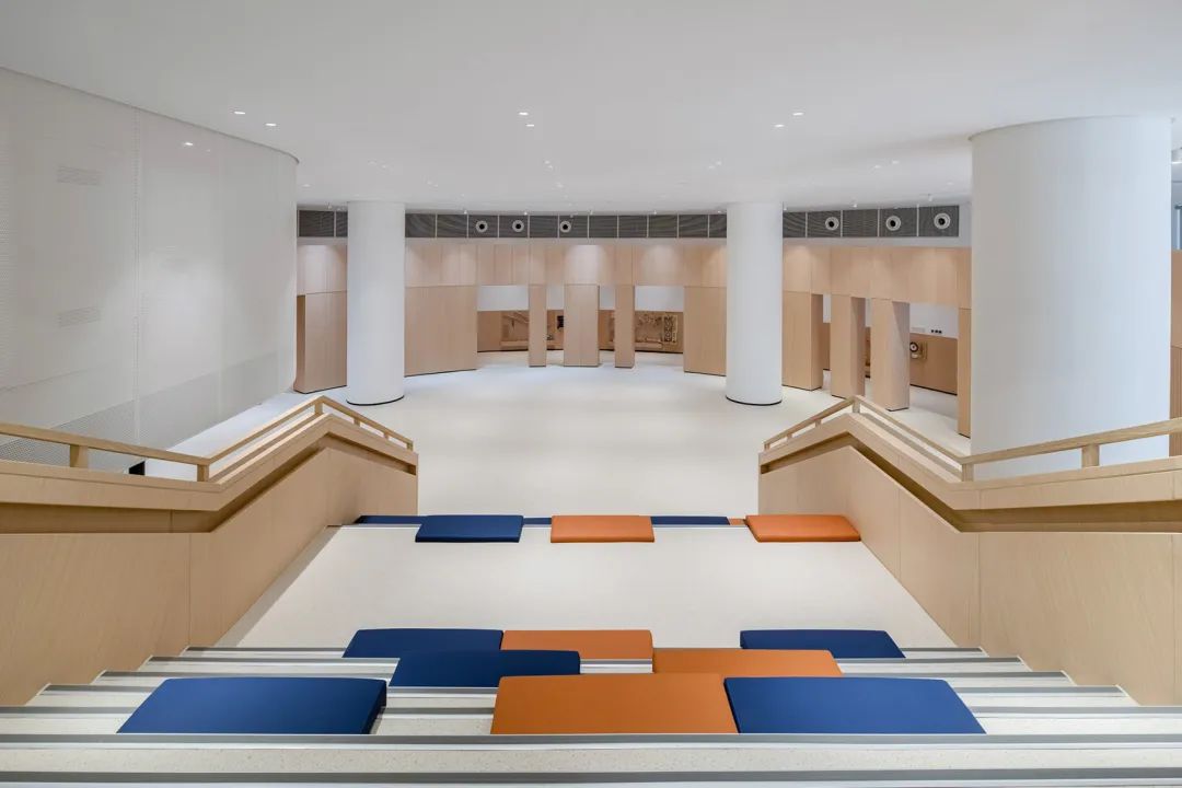 大階梯座位 寧波綺朵幼兒園室內設計 Kido School／REAL建築事務所