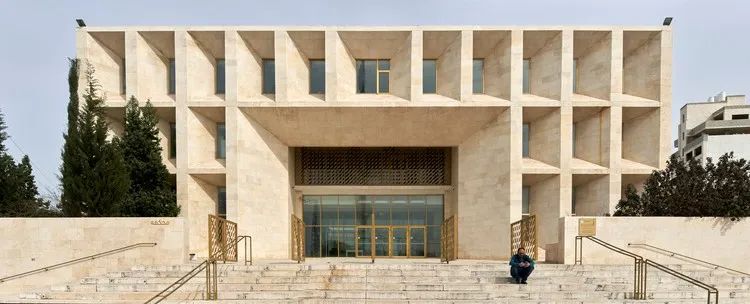  圖爾卡姆法院 （Tulkarm Courthouse） 設計：AAU Anastas 作品位置：圖爾卡姆，巴勒斯坦 Tulkarm, Palestine