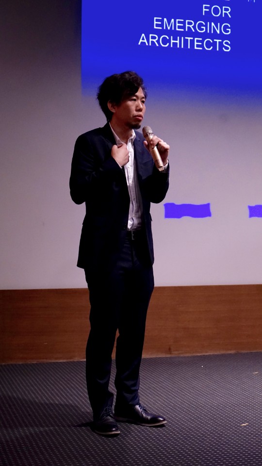 策展人漆志剛表示，任何新時代要揭開序幕的時候，會有一群人依著熱情，讓同樣有著熱情的建築人得以被聚集起來，同時也讓世代間得以傳承。