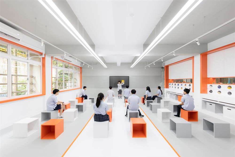 模組化的方塊椅可轉換成教學、展覽及講座模式 (3)