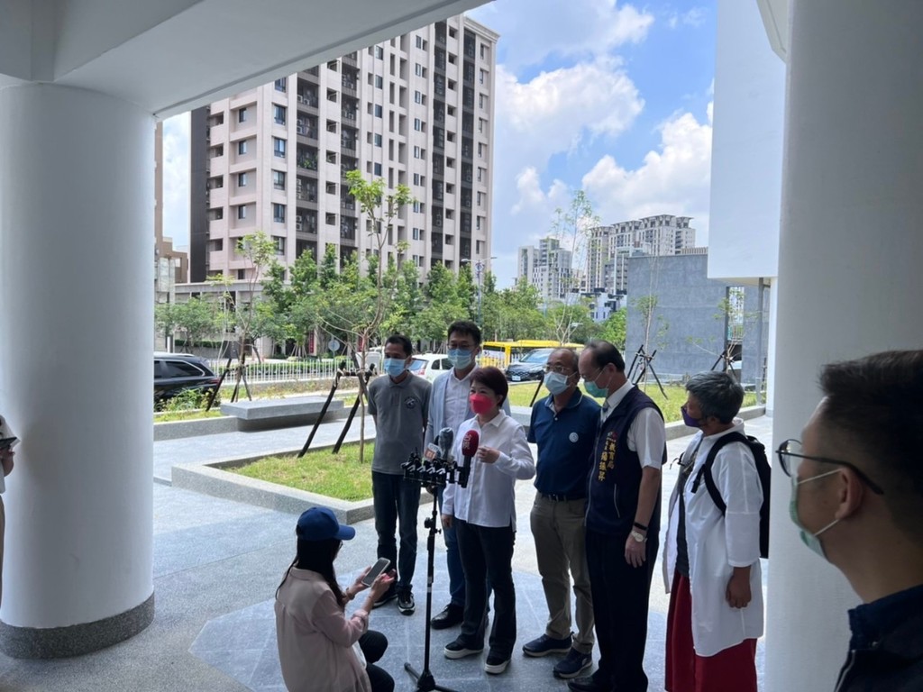 臺中市立西苑高級中學一期校舍新建工程,由姜樂靜建築師事務所設計監造,見安營造股份有限公司負責興建