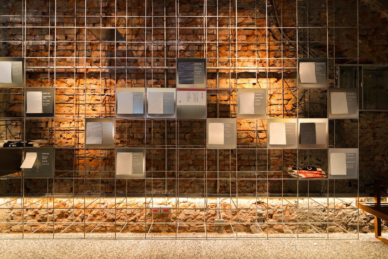 鳳嬌催化室的品牌核心有三：跨界催化、紙張及自然材質實驗、策展及空間租借，空間設計也據此發展出催化室、苔室、隱室三個空間。