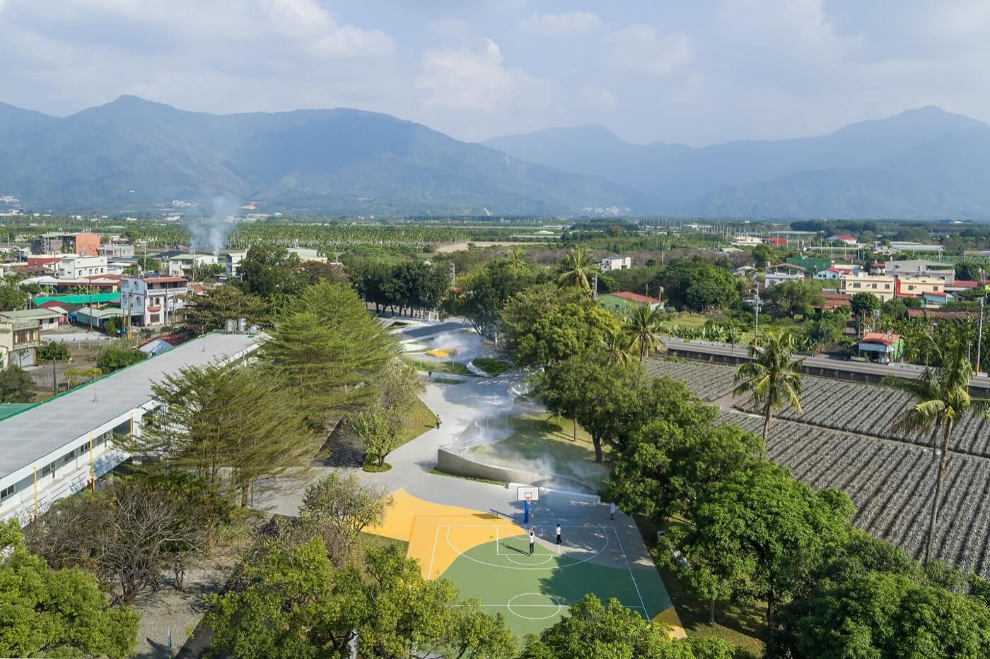 屏東高樹地景公園，南華微光 屏東智慧農業學校／一起設計＋丁尺建築師事務所