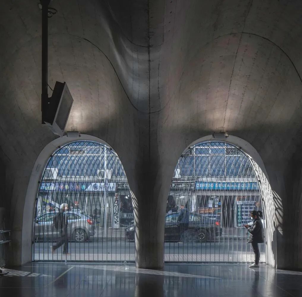 聖地亞哥地鐵站Plaza de Armas Metro Station Building／Beals Lyon Arquitectos