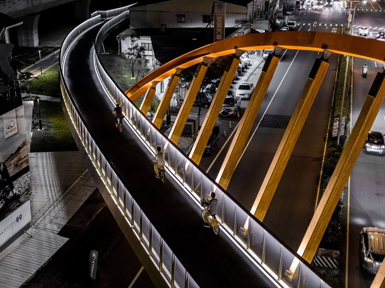潭心鐵馬空橋照明設計由陳怡彰主持的偶得設計擔綱