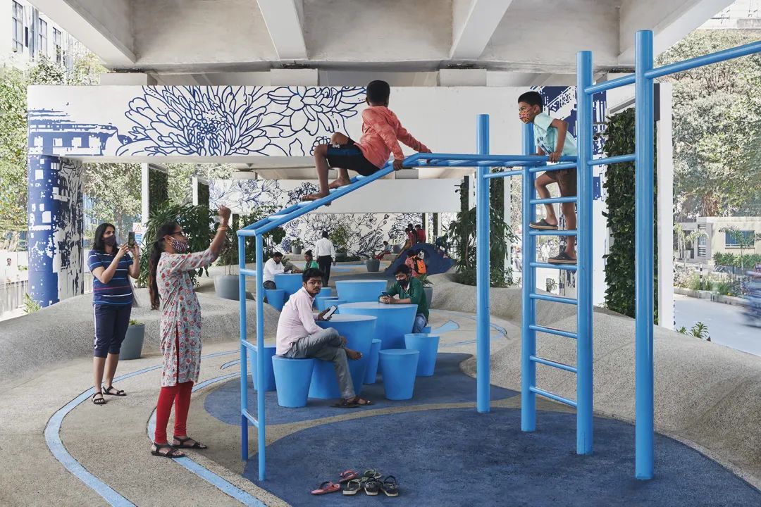 兒童遊樂場讓家長與孩童共同活動　印度公共空間景觀設計One Green Mile／MVRDV