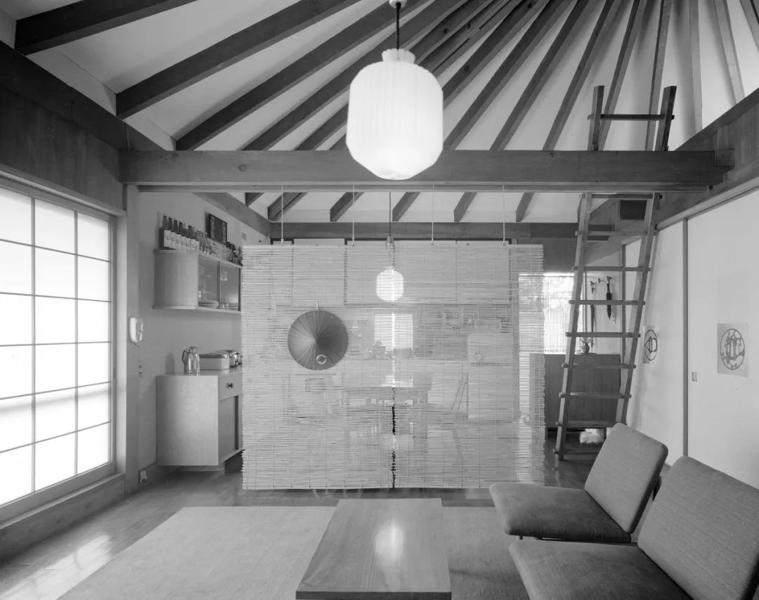 篠原一男 位於東京的傘之家因為東京政府徵收土地開闢道路 © Akio Kawasumi