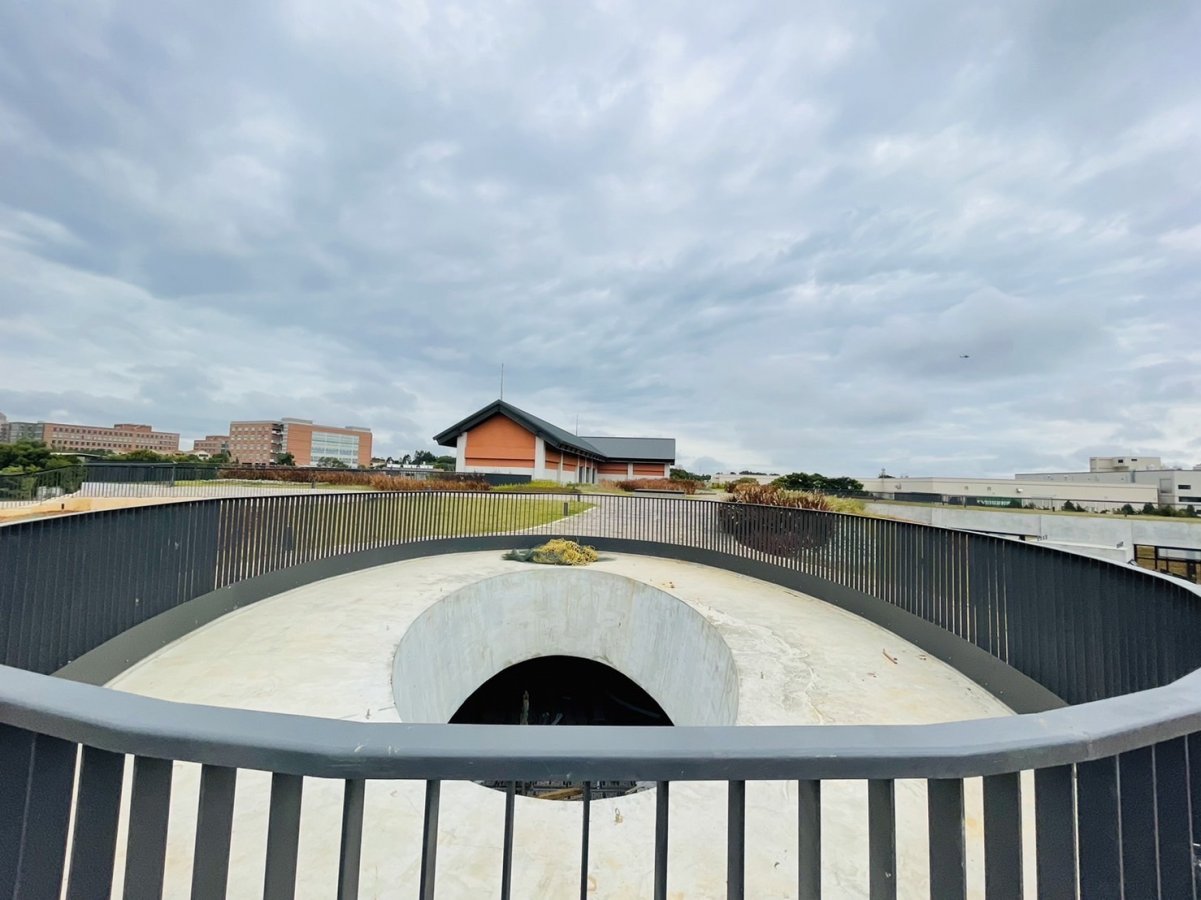 「臺灣客家茶文化館暨周邊景觀工程」是市府推動客家文化復興，為浪漫台三線亮點建設之一，另外包含平鎮「1895乙未戰役紀念公園」、及新屋「永安海螺文化體驗園區」，打造客家3大亮點建設。桃園擁有豐富的客家文化，茶葉文化與客家族群發展有著密不可分的關係，發展出成熟的茶業文化，更是突顯客家鄉親勤勞樸實、敬天、愛物惜物的特質，成為協助茶葉文化深耕台灣的要角。