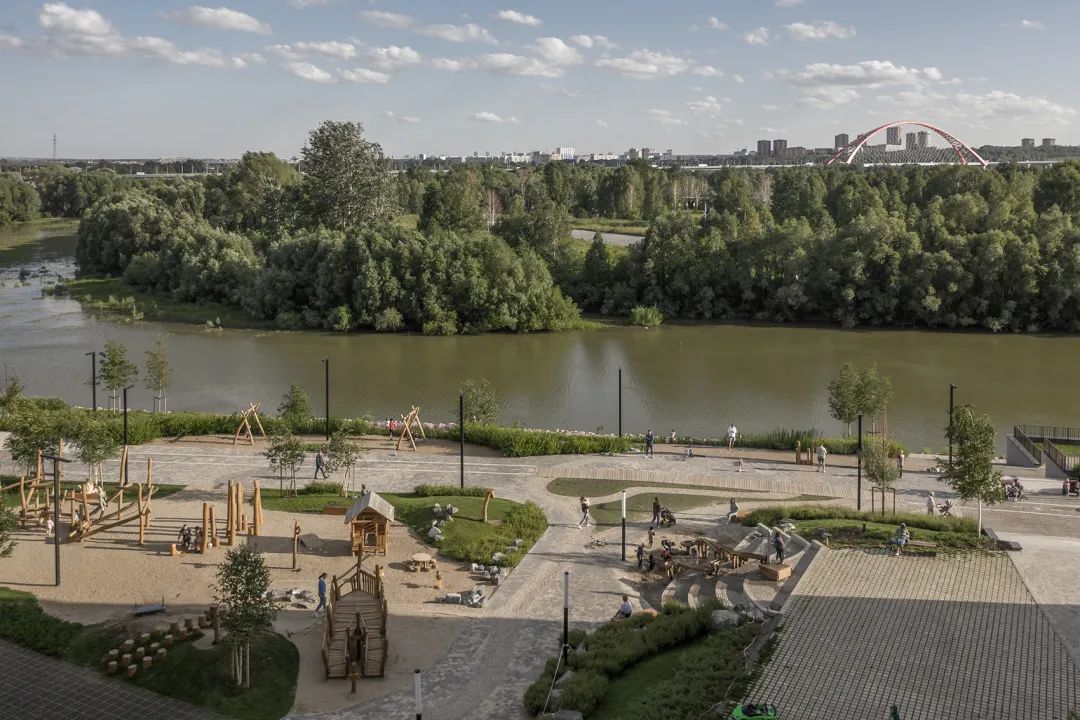 兒童遊樂場 新西伯利亞水岸公園／Brusnika＋KCAP Architects Planners