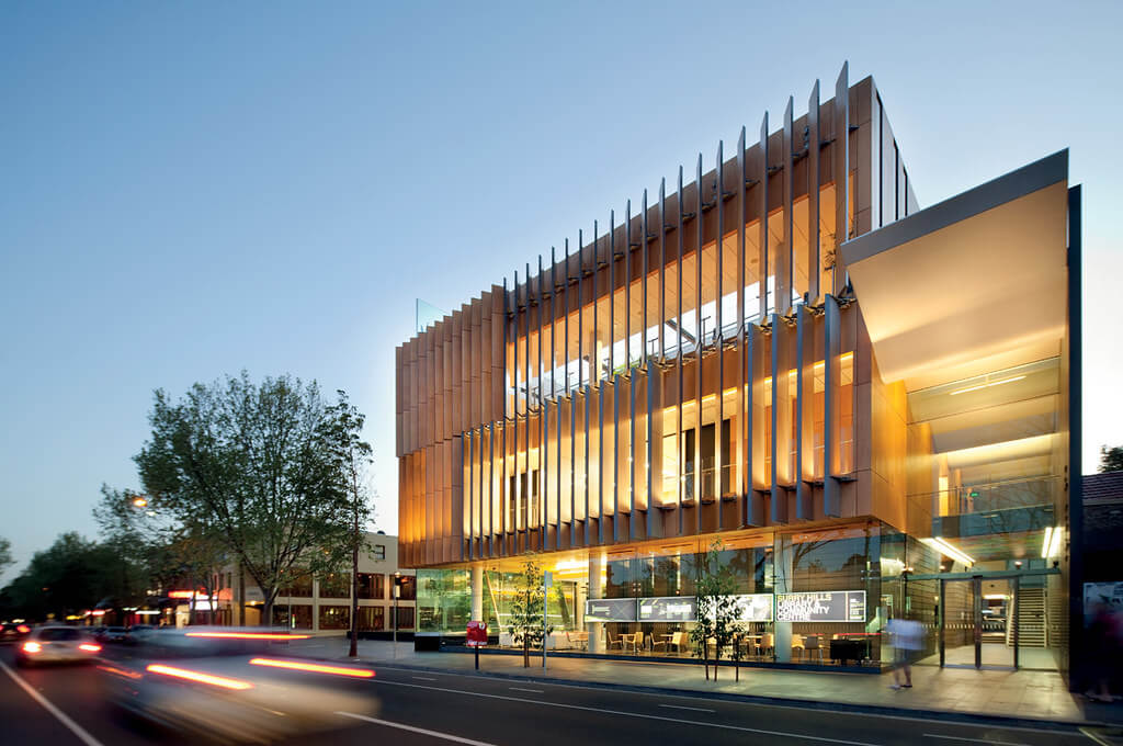 外立面大片垂直格柵 澳洲綠建築薩里山丘圖書館及社區中心Surry Hills Library and Community Centre/Francis-Jones Morehen Thorp