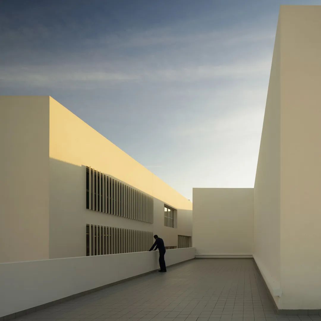 演講廳 摩洛哥學校Jacques Chirac School／Saad El Kabbaj + Driss Kettani + Mohamed Amine Siana