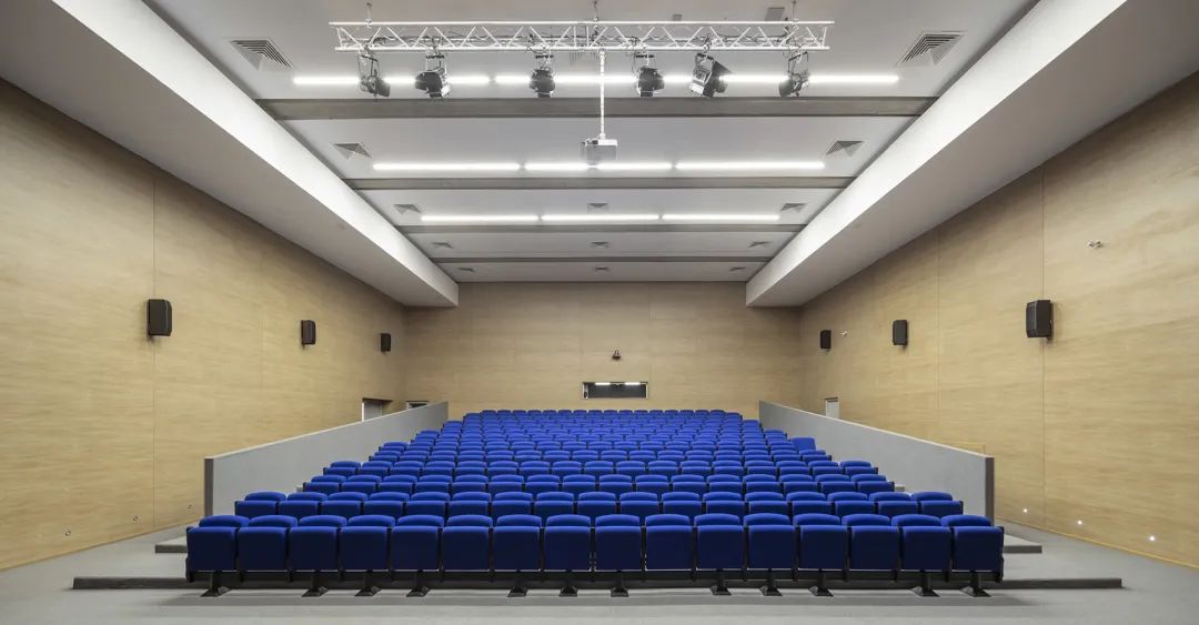 演講廳 摩洛哥學校Jacques Chirac School／Saad El Kabbaj + Driss Kettani + Mohamed Amine Siana