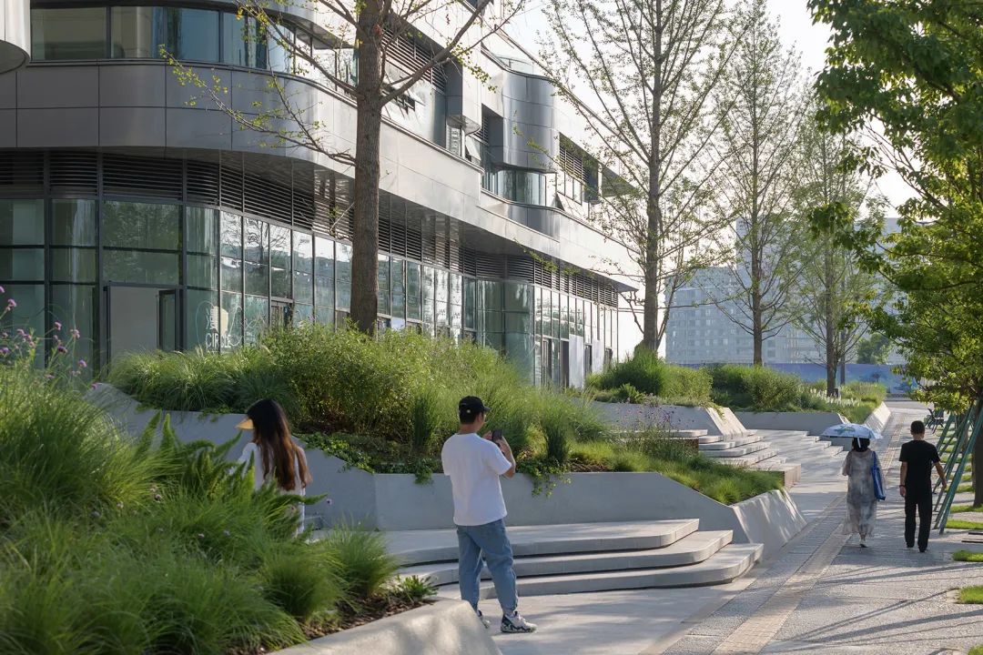 向外街延伸的城市生態綠島  中國景觀設計 鄰里峽谷｜麓湖·汀院 china landscape design／大小景觀