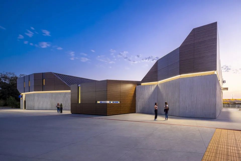 音樂廳外觀 美國加州的高中教室及音樂廳Mira Mesa High School／Architects Mosher Drew