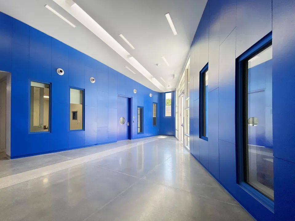 走廊 美國加州的高中教室及音樂廳Mira Mesa High School／Architects Mosher Drew