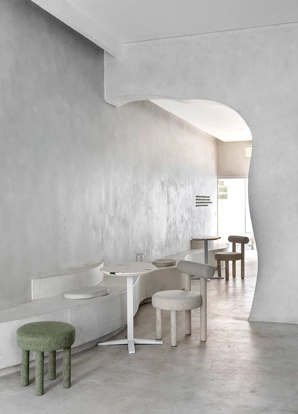 座位區 巴西抹茶咖啡店室內設計 Brazeil matcharia Green Blood interior design／Studio Guilherme Garcia