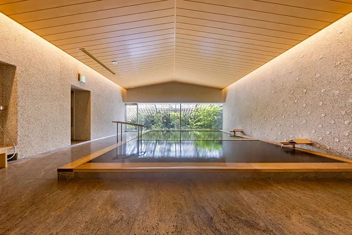 大眾溫泉池，星野集團界別府／隈研吾