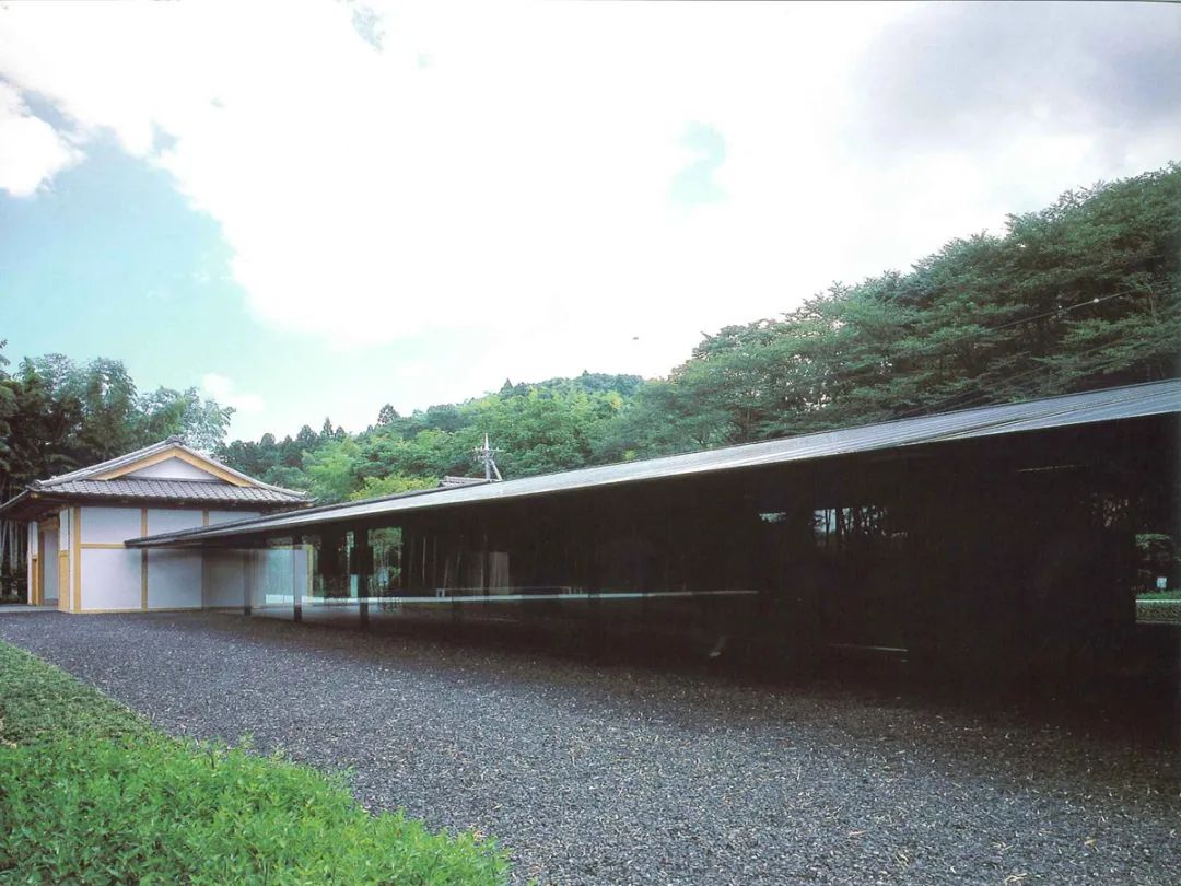 隈研吾設計的那須町歷史博物館，以石牆營造光線層次©︎ Peppe Maisto