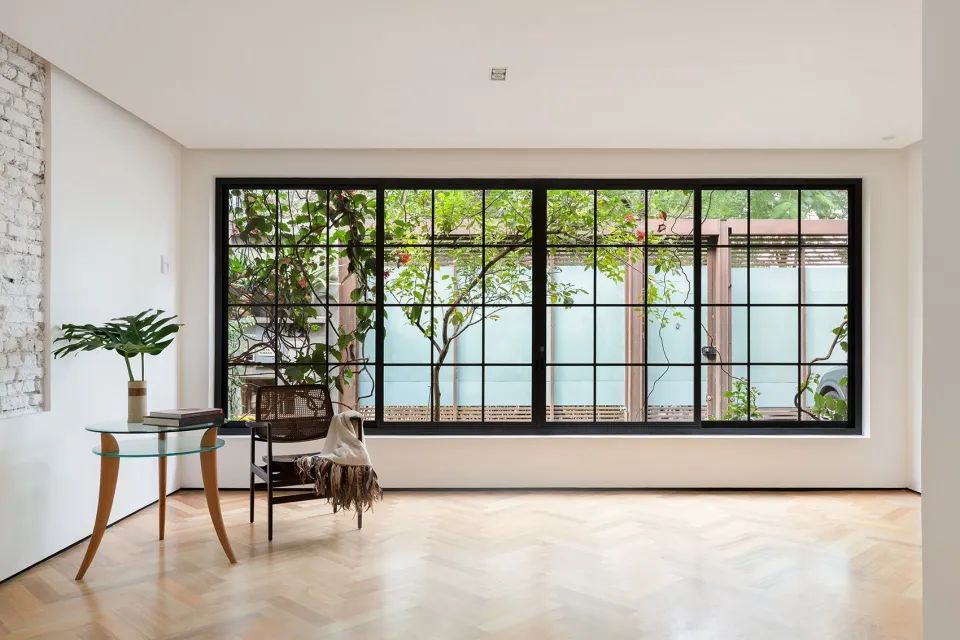 面向後院的大片開窗 巴西住宅Brazil Casa Gama／Studio ArquitetURAS