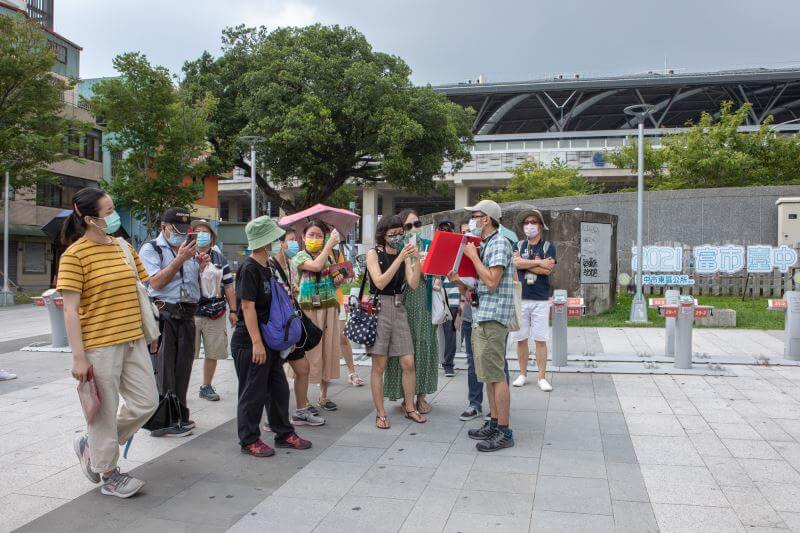 國美館每年辦理走讀活動,2022年以「臺中是一座建築博物館」規劃系列活動,圖為2021年活動情形