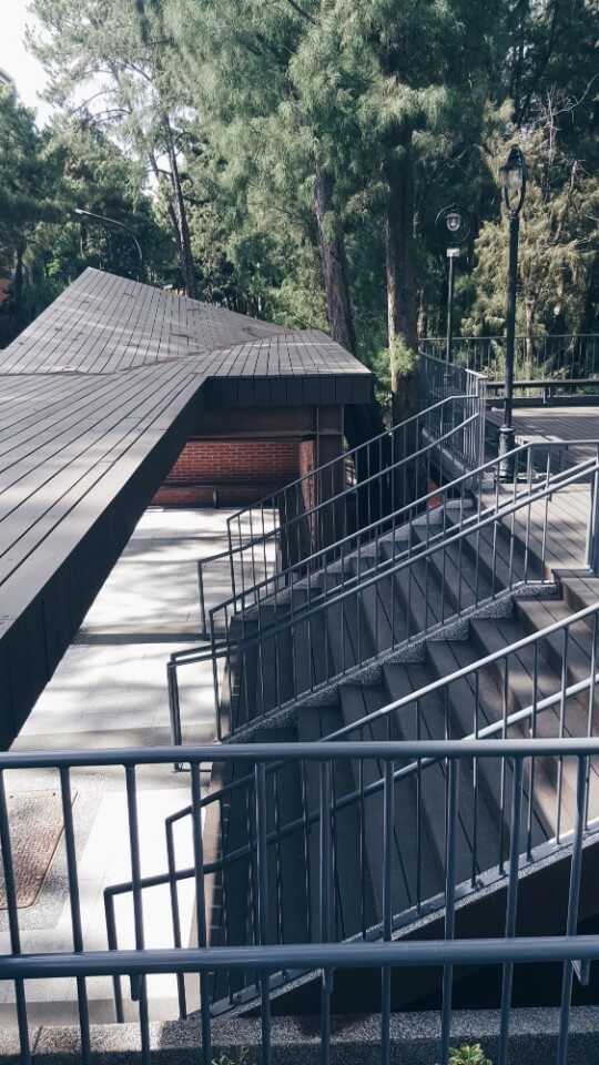 通往屋頂平台樓梯 國立中央大學前門景觀平台／築匠建築師事務所