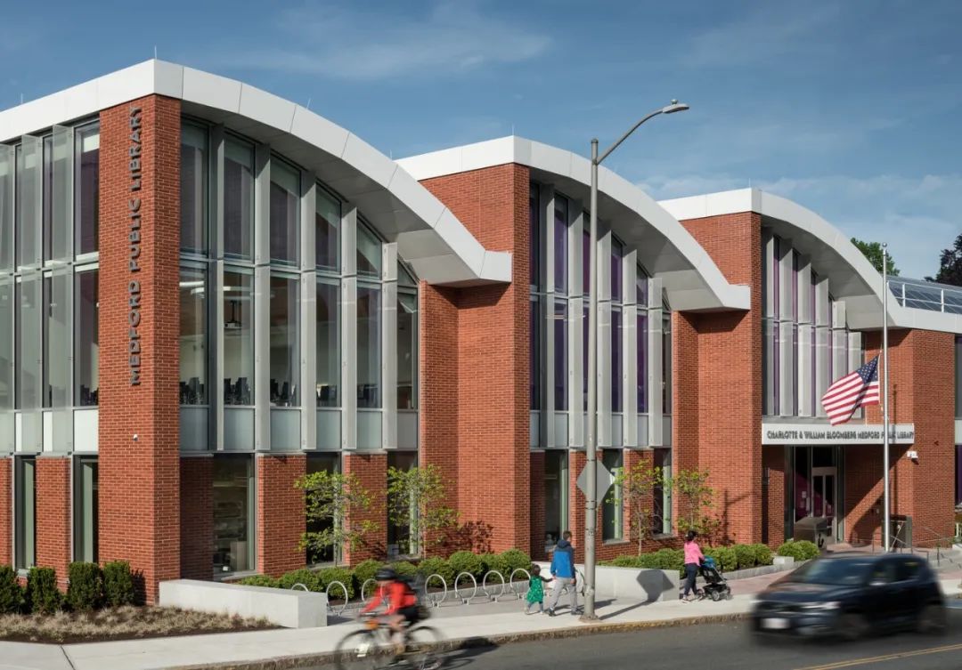 零能耗圖書館Charlotte & William Bloomberg Medford Public Library／Schwartz/Silver Architects