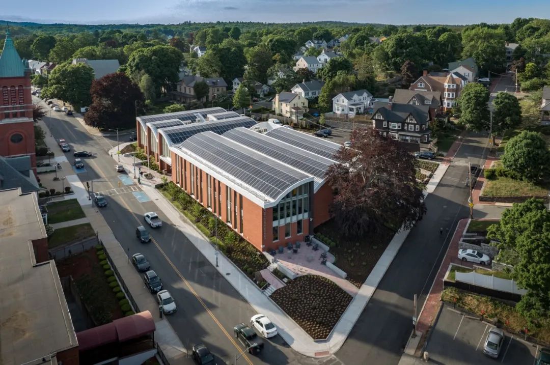 零能耗圖書館Charlotte & William Bloomberg Medford Public Library/Schwartz/Silver Architects