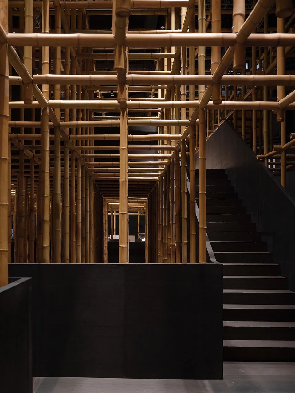 展覽空間入口及樓梯 竹構展覽空間，結構的維度／如恩設計研究室