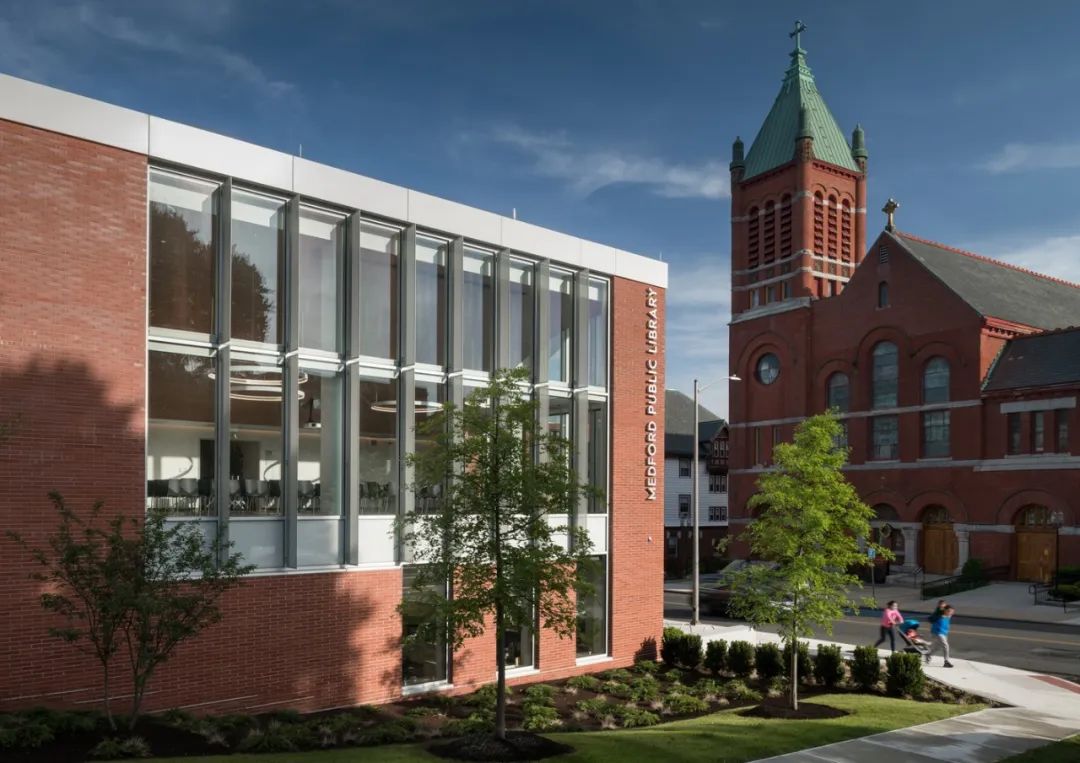 零能耗圖書館Charlotte & William Bloomberg Medford Public Library／Schwartz/Silver Architects