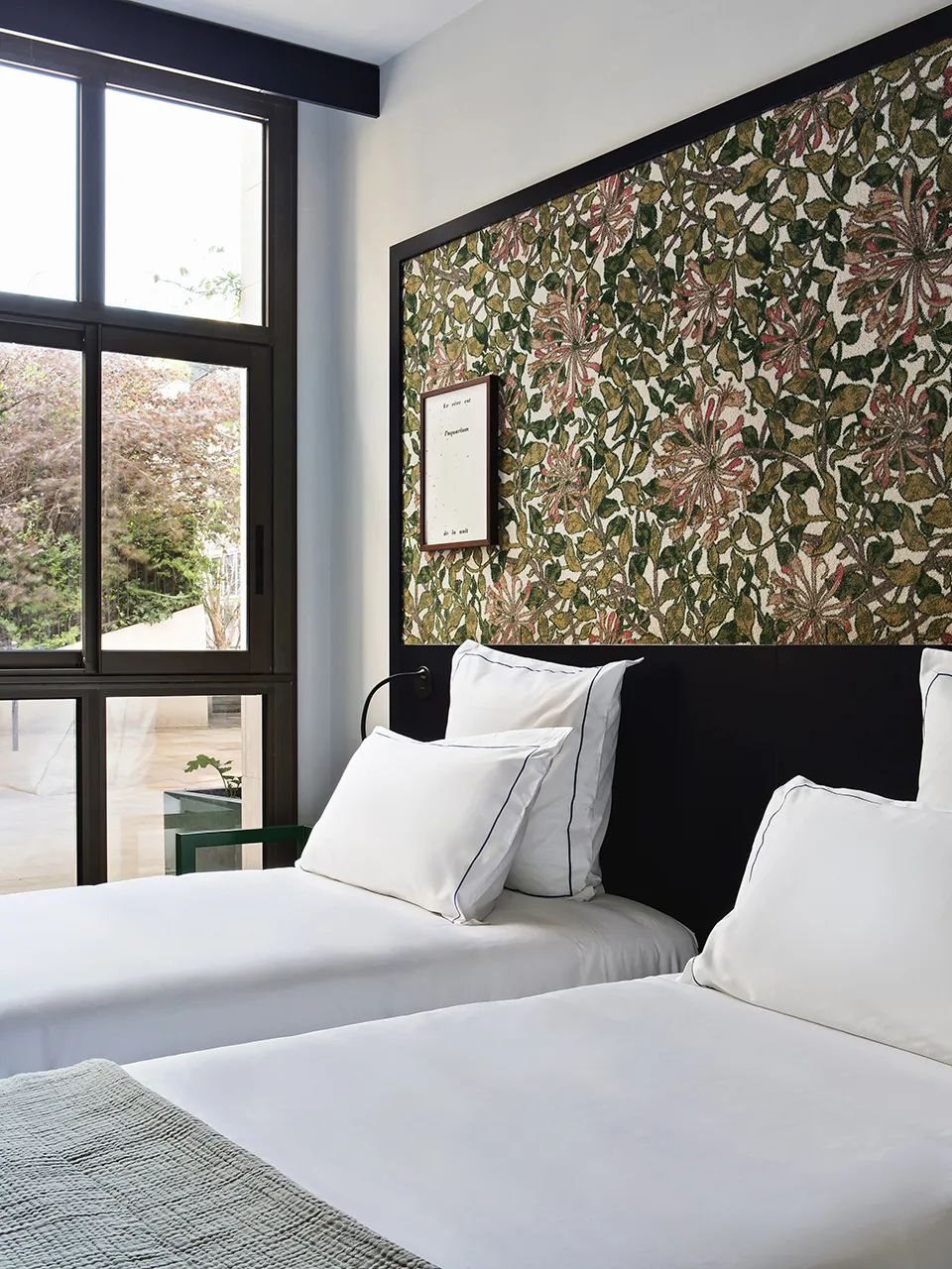 由客房望向花園　巴黎酒店Hotel Rosalie／Marion Mailaender