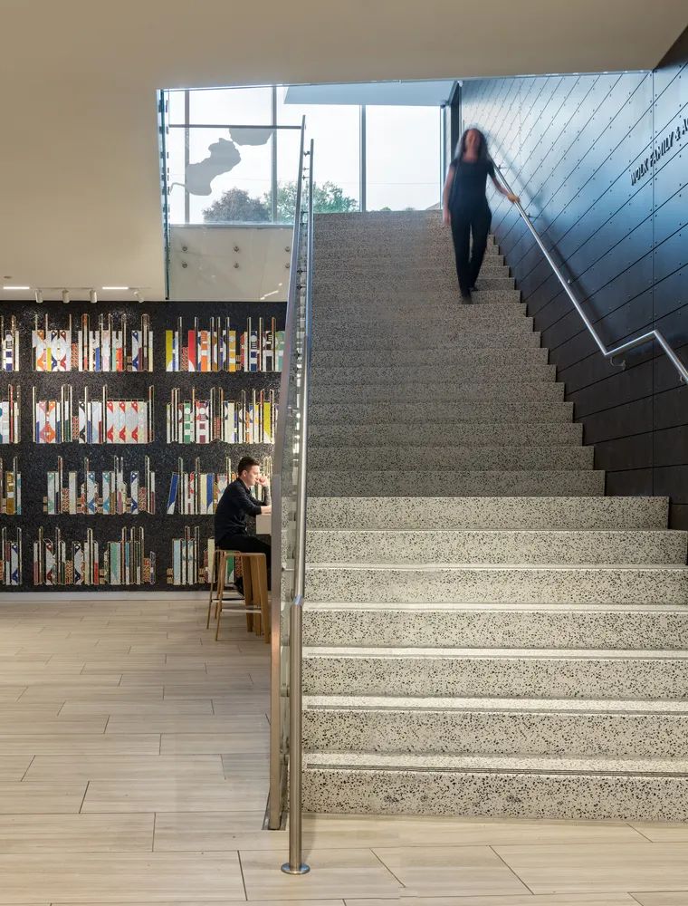 零能耗圖書館Charlotte & William Bloomberg Medford Public Library／Schwartz/Silver Architects