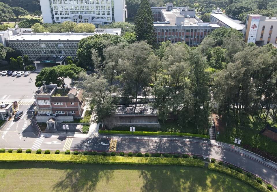 校園前門入口空拍 國立中央大學前門景觀平台/築匠建築師事務所