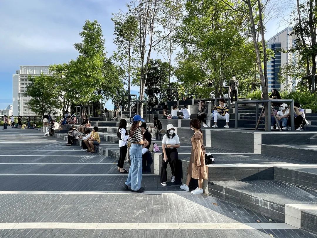 大階梯座位為曼谷年輕人帶來新的活動空間