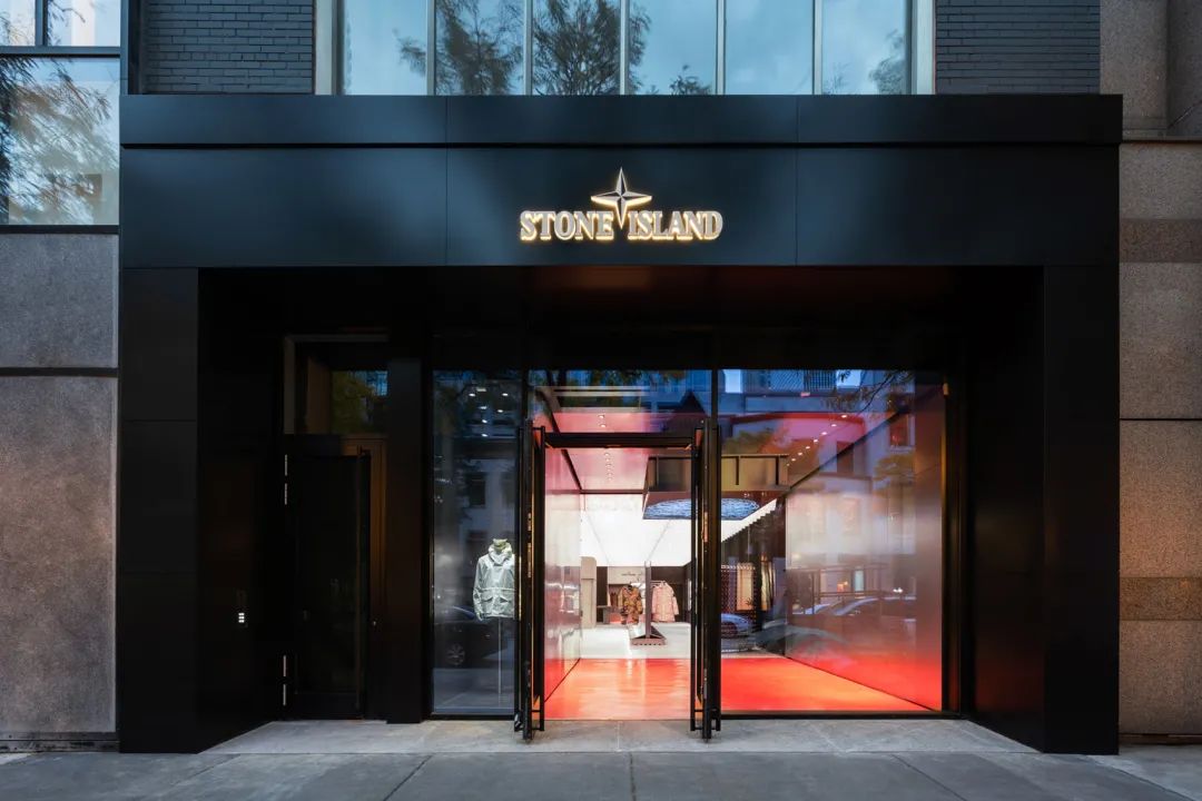 OMA / AMO 芝加哥Stone Island全球旗艦店室內設計