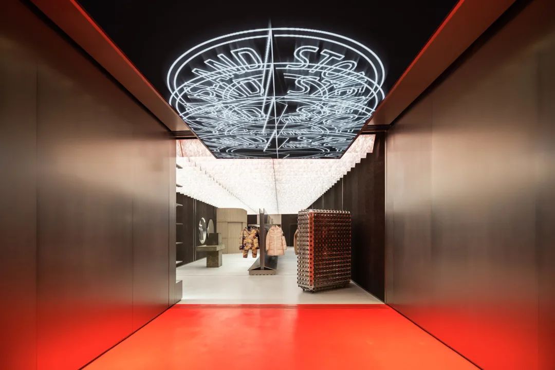 OMA / AMO 芝加哥Stone Island全球旗艦店室內設計