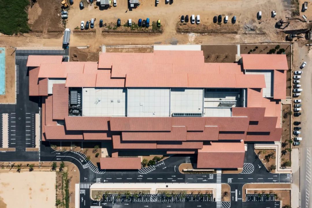 日本沖繩石垣市政府大樓／隈研吾建築都市設計事務所