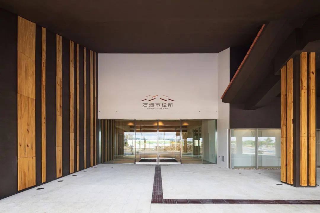 日本沖繩石垣市政府大樓／隈研吾建築都市設計事務所