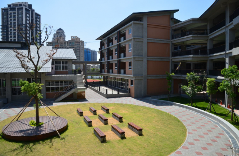 戶外大樹教室 新竹縣竹北市東興國民小學/向度聯合建築師事務所
