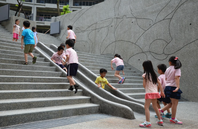 新竹縣竹北市東興國民小學 溜滑梯