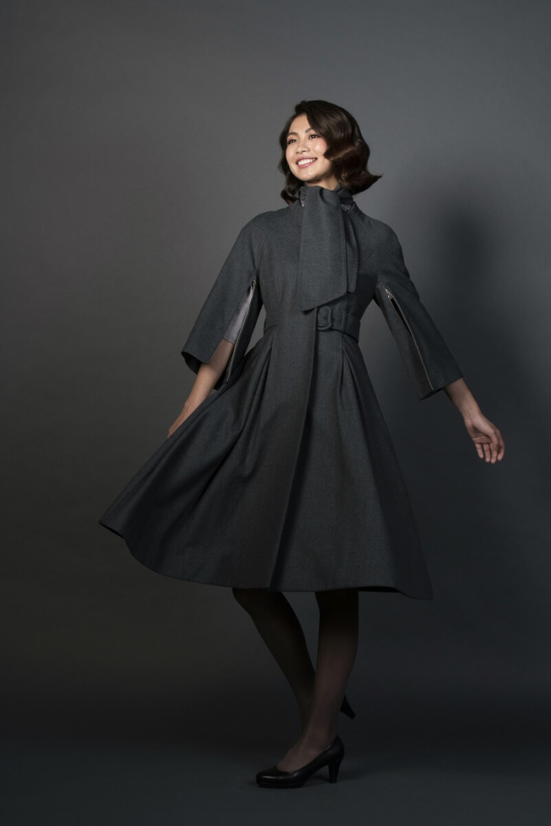 女空服員著大衣.JPG 女空服員著大衣 圖片提供/星宇航空