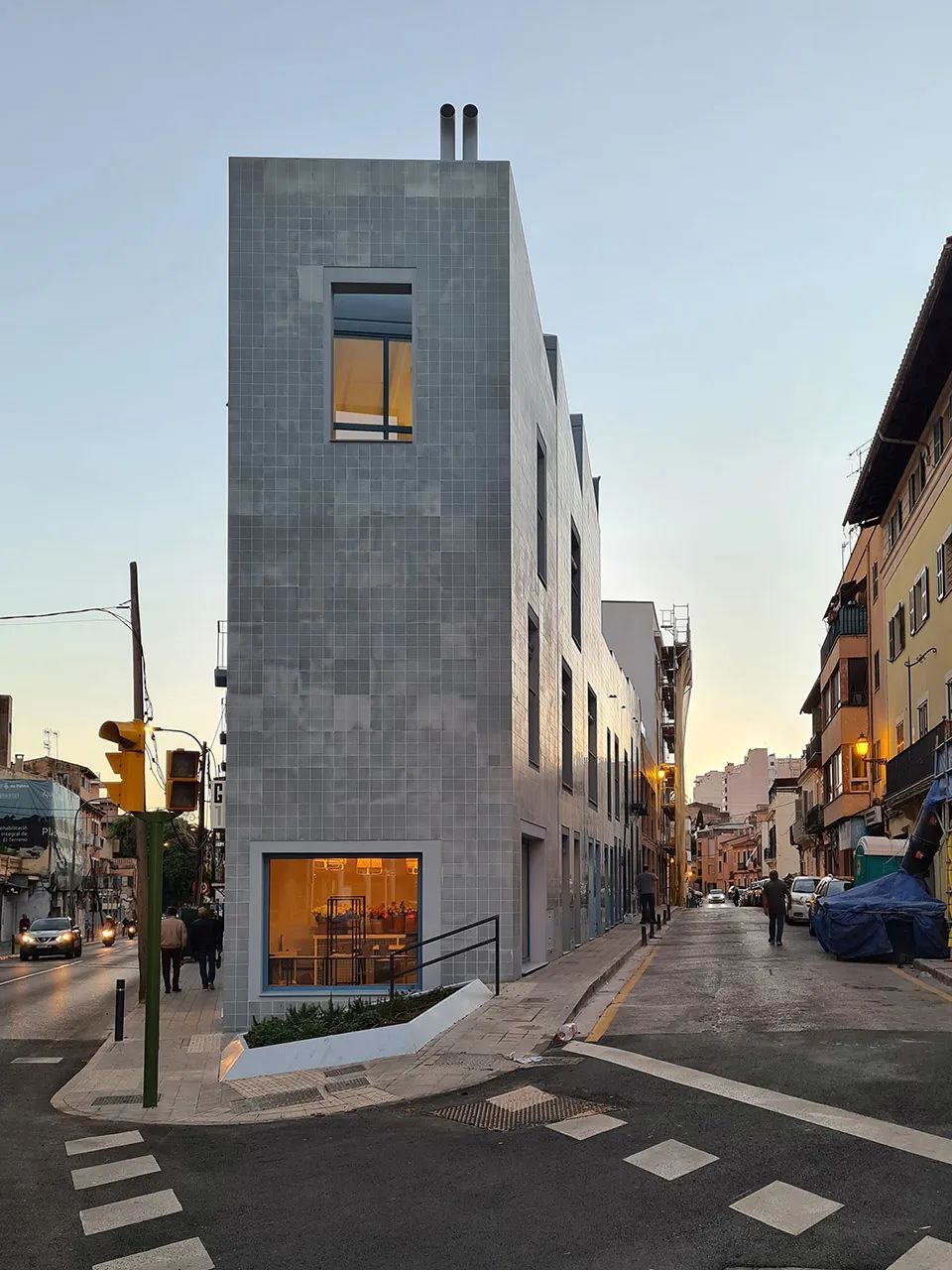 Las Fabri-Casas夜間景觀 西班牙Project Gomila一期/MVRDV+GRAS Reynés Arquitectos