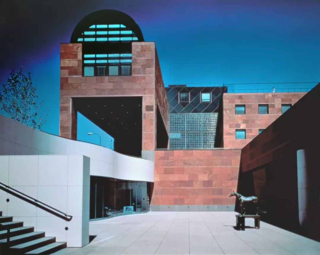 洛杉磯當代藝術館 MOCA Los Angeles ／磯崎新（Arata Isozaki）