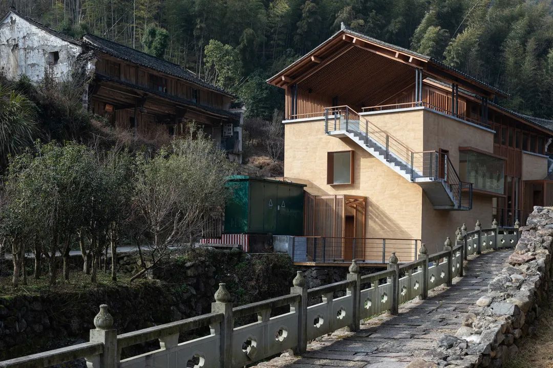 奉化棲霞坑發電站改造的溪邊餐廳／尌林建築設計事務所