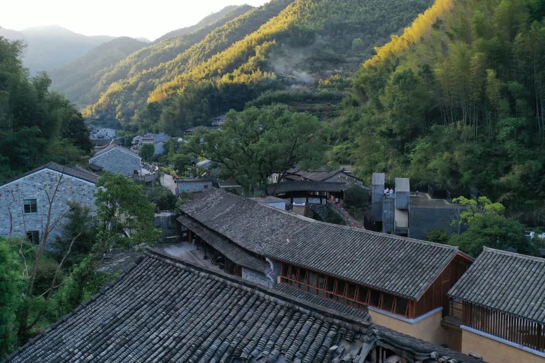 奉化棲霞坑發電站改造的溪邊餐廳／尌林建築設計事務所