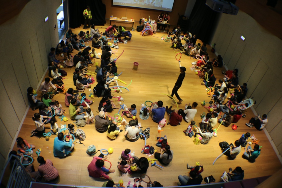 桃園市立圖書館龍潭分館暨鄧雨賢台灣音樂紀念館多功能展演廳
